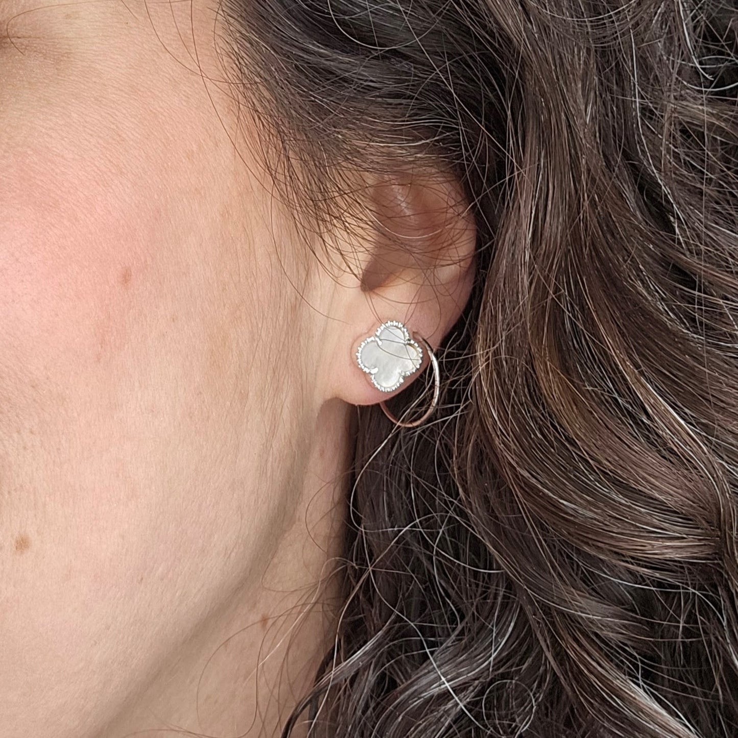 boucle d'oreille de style louis Vuitton